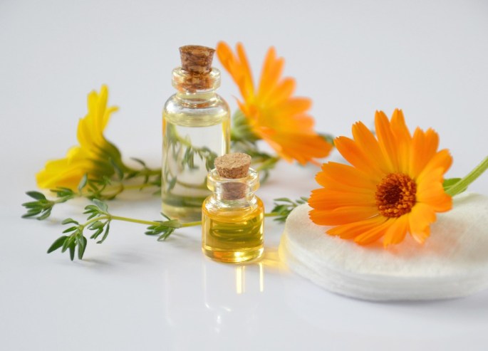 essential-oils-2738555_960_720
